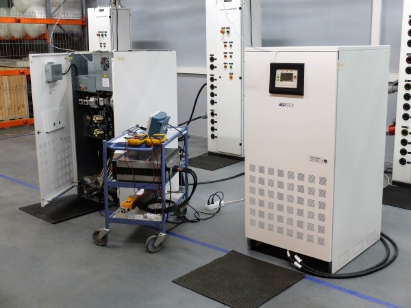 Все ИБП проходят тщательное тестирование. Одновременно могут тестироваться до четырех ИБП общей мощностью до 200 кВА