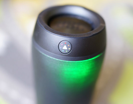 Мобильная колонка JBL Pulse 2: Свет и звук в гармонии