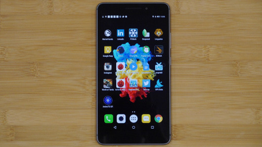 Lenovo Phab Plus: Смартфон на две руки