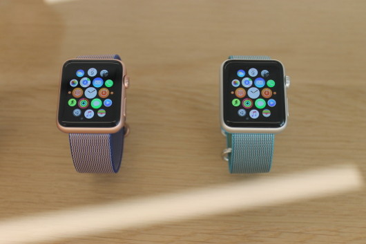 Своми глазами: Apple представила iPhone SE и маленький iPad Pro