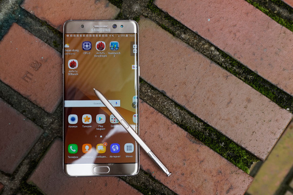 Samsung Galaxy Note 7: Посмотри в глаза