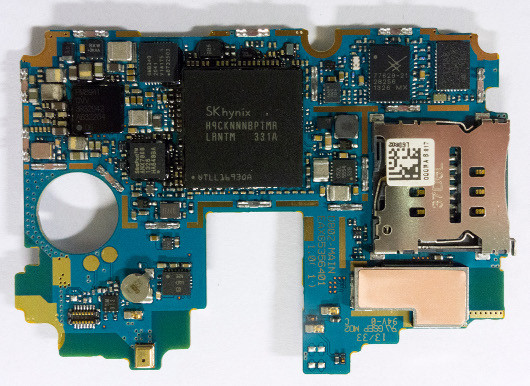 LG G2: снаружи и внутри нового корейского флагмана