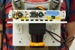 Прибор автоматически строит план здания, пока вы по нему ходите