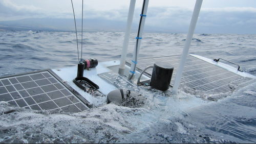 Судно-робот выдержало тайфун