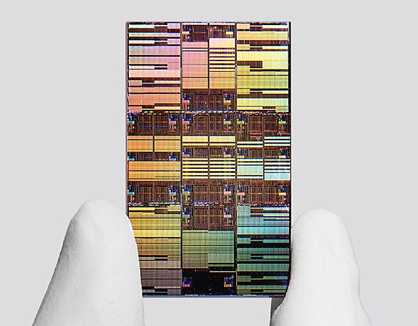 IBM nanostack — основа субнанометровых чипов