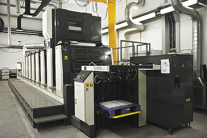 Металл в лучах ультрафиолета