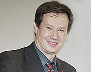 По восходящему мячу