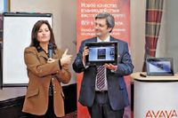 От телефонии к «деловому сотрудничеству»: устройство Avaya Flare на базе OS Android поддерживает видеоконференции HD и целый ряд коммуникационных приложений.