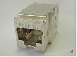 Рисунок 1. Соединитель GG45 7A Nexans: а — гнездовая часть; б — разъем.