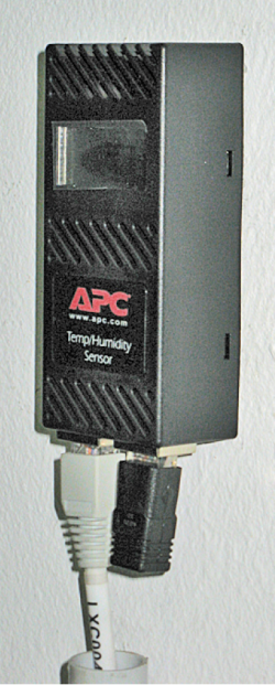 Информация от датчиков температуры и влажности подается в общую систему управления.