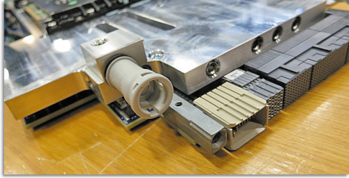 Рисунок 4. Система водяного охлаждения в суперкомпьютере Eurora.