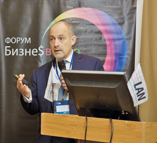 Эндрю Хаг: «Потенциал традиционной сферы применения ВКС далек от исчерпания: лишь одна из каждых десяти переговорных комнат оборудована средствами видеосвязи»