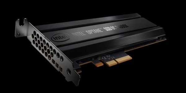 Новый тип памяти Intel Optane SSD на базе технологии 3D XPoint занимает промежуточное место между DRAM и 3D-NAND, обеспечивая на порядок меньшую (причем гарантированную) задержку, чем флеш-память, но обладая втрое большим сроком службы (Источник: Intel)