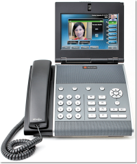 Между видетелефоном и терминалом ВКС