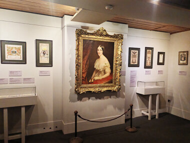 В музее-заповеднике «Коломенское» открылась выставка «Зимние сезоны в Москве и Санкт-Петербурге»  