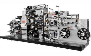 Машина высокой печати Label Source YTP-330RC6+1 установлена в «Delfin Industry»