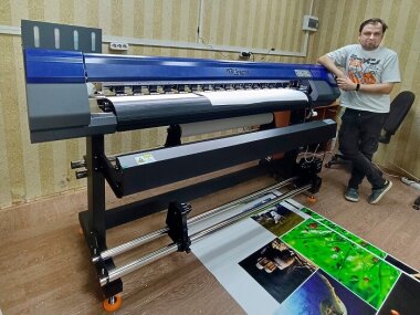 «КОВЧЕГ» установила в типографии «А Принт» широкоформатный комплекс для печати и резки