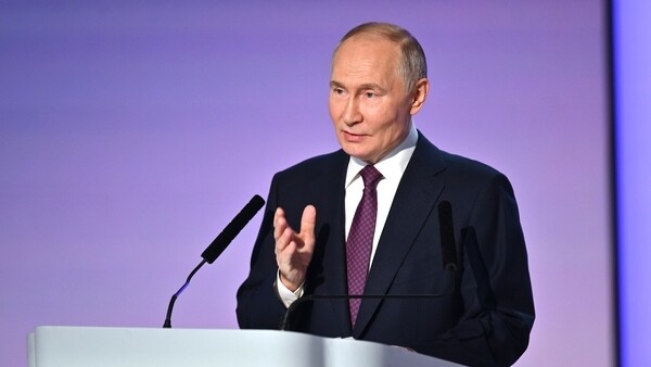 Путин: Интернетом пользуются 130 миллионов россиян