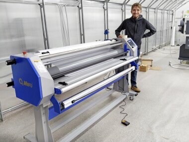 «КОВЧЕГ» установила три широкоформатных станка на московском заводе «СТАМП»