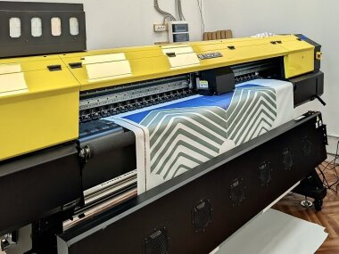 «Текстиль и Технологии» установила принтер TRUJET M3 в «РА Спорт»