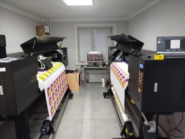 Два широкоформатных рулонных УФ-принтера OSN установлены в Иркутске