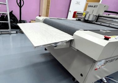 Режущий плоттер Sinajet установлен в ростовской «Т-Типографий»