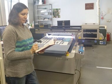 «Смарт-Т» запустила Sprinter DPP A1E на производстве объемных эмблем и шильдов