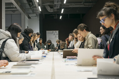 Про преемственность и свободу: эта выставка — про замечательных молодых дизайнеров, которым удалось передать любовь к книге