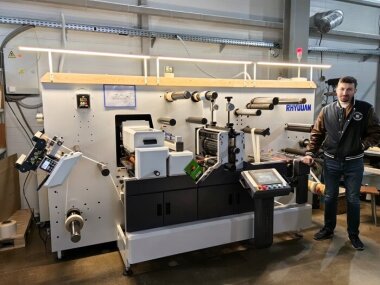 Отделочная машина Rhyguan установлена в типографии «Парус»