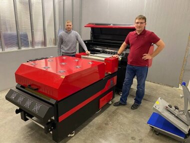 HEADCRAFT установила флагманский DTF-принтер HANRUN i3200*2 во Владивостоке 