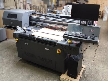 ГК «РУССКОМ» установила принтер G!Digital SC600 mini для печати по гофрокартону в «Комплексное снабжение»