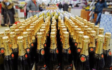 Подписан закон о переносе маркировки импортного алкоголя в Россию