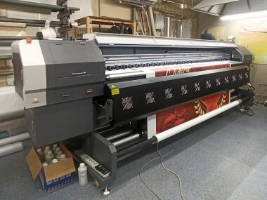 «КОВЧЕГ» установила трехметровый принтер ARK-JET SOL 3200 в Москве