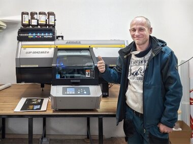 «Смарт-Т» запустила уже третий Mimaki UJF-3042 MKII e в «Абсолют Медиа»