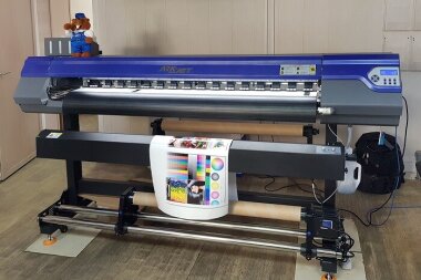 «КОВЧЕГ» установила ARK-JET SOL 1601 на производстве фотообоев Polimar в Краснодаре