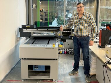«Смарт-Т» установила планшетный УФ-принтер Sprinter DPP A1E в столичной типографии «Прима»