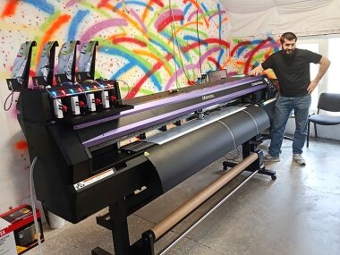 Экосольвентный принтер-каттер Mimaki СJV300-160 Plus (1,6 м) установлен в РПК Colorit Group из Махачкалы