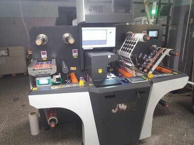 Режущий плоттер JWEI установлен в типографии «Место печати»