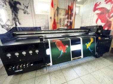 Гибридный УФ-принтер G!Digital HUV-2000S установлен в демозале ГК «РУССКОМ»