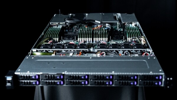 В Selectel начали продажи собственных серверов