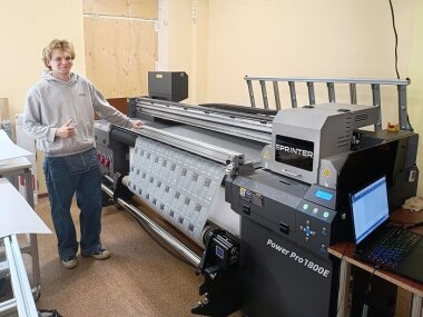 «Смарт-Т» запустила гибридный УФ-принтер Sprinter в типографии «Цифровые Технологии»