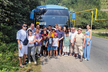 Baspakhana: одна на троих