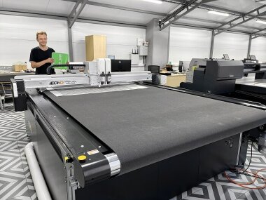 «Смарт-Т» запустила раскройный комплекс iECHO TK4S в подмосковной типографии «СОФИТ»