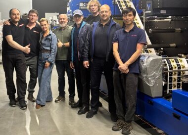 Флексомашина Label Source YTP-F6-370-10 установлена в типографии «Этиграф» (Казань)