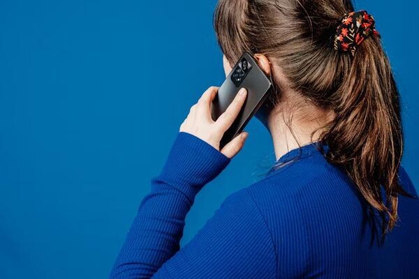 После блокировок в мессенджерах россияне стали чаще звонить по телефону