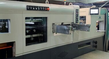 Усиленный высекальный пресс STERLING S-CUT 820S с секцией удаления облоя установлен в Уфе