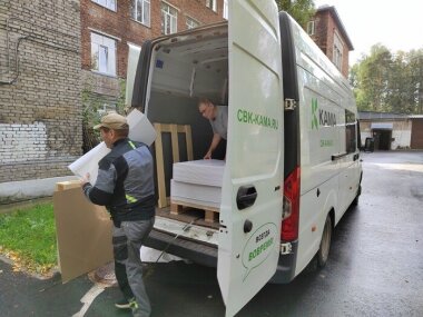 «КАМА» подарила школам Краснокамска 10 тонн картона и бумаги