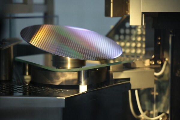 СМИ: «Сбер» ведет переговоры о покупке доли в группе «Элемент»