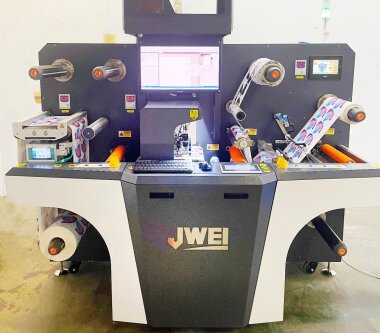 Второй режущий плоттер JWEI RSF-330 установлен в типографии «РК-Копи»