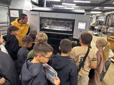 В типографии «Дважды два» появились школьники